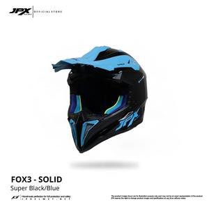 Casco de Motocross JPX Fox3 con Correa Magnética en Negro Azul Brillante con un Diseño Elegante para un Rendimiento Extremo Todoterreno. - Product Image 4