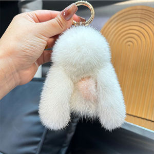 Porte-clés en fourrure de vison douce et mignonne en forme de lapin, pendentif de sac en peluche moelleux pour couples, porte-clés de voiture doux - Product Image 1