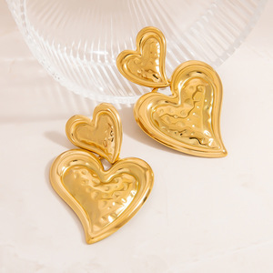 Xiyin Heart Shaped <b>Stud</b> Earrings 18K Gold <b>Titanium</b> Steel Valentine's Day Minimalist Fine Earrings - Product Image 3