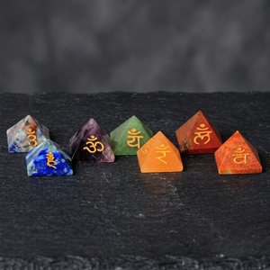 Rozrin <b>Crystals</b> 7 Color <b>Chakra</b> Pyramid Gemstone <b>Set</b> Handmade Carved <b>Crystal</b> Stones for Home Decoration - Product Image 3
