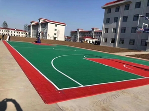 Revêtement de sol en plastique PP durable à clipser pour les terrains de basketball et de pickleball en intérieur, pour les entrepôts, les parcs, les sous-sols - Product Image 3