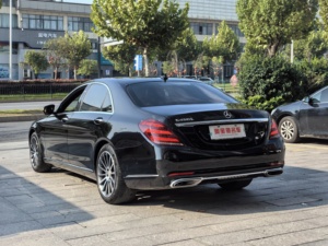 El 2019 Mercedes-Ben-z S320L, un sedán de lujo, se vuelve izquierdo a negro - Product Image 6