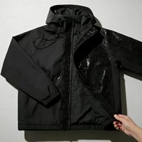 Veste coupe-vent et imperméable personnalisée avec logo, streetwear, loisirs de plein air, veste réactive à l'eau chaude, randonnée et alpinisme.