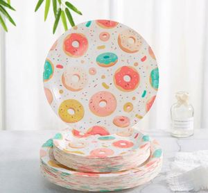Assiettes modernes en papier de 9 pouces pour donuts, fournitures pour fêtes élégantes, décorations d'anniversaire et de baby shower – Vente chaude - Product Image 1