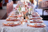 En vrac pas cher assiettes rondes Antique Reef or mariage cadre décoratif 13 pouces assiettes de chargeur en plastique