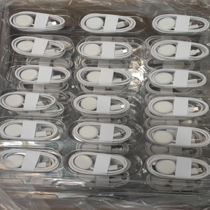 Câble de données et de charge WATCH1 WATCHE2 WATCH3 WATCH4 pour iPhone iPad certifié MFi, emballage de vente au détail - Product Image 3