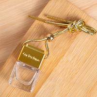 Diffuseur de parfum suspendu pour voiture 8 ml, flacon carré avec couvercle en alliage métallique UV, diffuseur cube d'eau, ornement d'aromathérapie