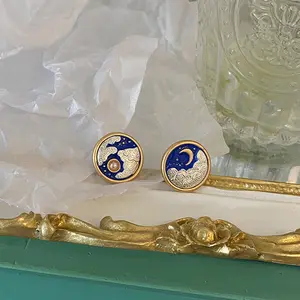 Yaratıcı tasarım altın küpe takı sevimli İnci mavi emaye ay ve güneş 925 gümüş mesaj saplama küpe