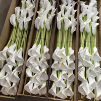 Bouquets de lys artificiels blancs en PU, vente en gros d'usine, parfaits pour la décoration de mariage, l'ornementation de la maison et les accessoires de photographie