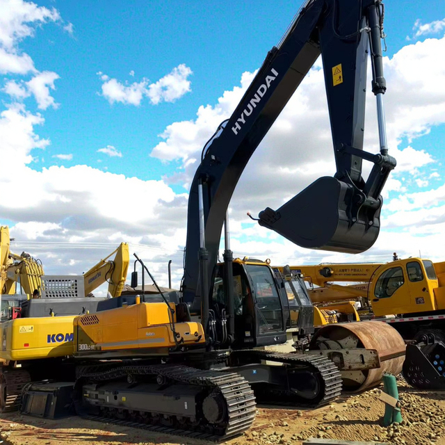 Used Hyundai Robex 300LC-9T 30 Ton Crawler Excavator Hyundai R300LC R300LC-9 Middle Size Excavator