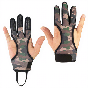 Gant de tir à l'arc sur mesure camouflage à 3 doigts, en cuir antidérapant avec pointes renforcées pour la protection du doigt et de la corde de l'arc - Product Image 1
