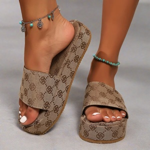 Bestseller 2025 Designer Nouvelles Chaussures d'Été Compensées à Plateforme avec Soutien de la Voûte Plantaire, Tongs, Claquettes et Sandales pour Femmes - Product Image 2