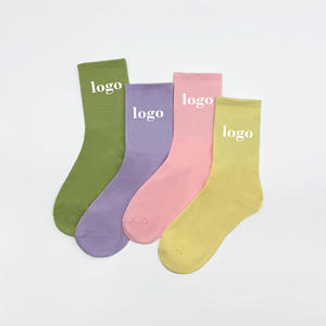 Chaussettes ras du cou pour hommes, tricotées unies, respirantes, pour usage quotidien, style printemps, vert, violet, rose, jaune, avec logo sur le bord - Product Image 1