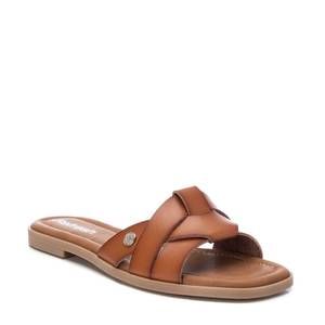 Sandalias Planas para Mujer Refresh, Color Taupe, de Cuero, Estilo Chanclas, Tacón Bajo, Cómodas, para Verano - Product Image 2