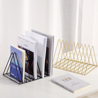 Porte-documents triangulaires en métal et porte-revues pour le bureau ou la maison