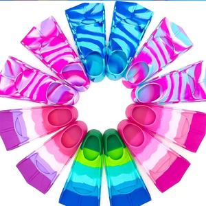 Quantité minimale de commande bas personnalisé 25 paires par couleur par taille Design classique enfants adultes lame courte chaussures de poche plein pied palmes d'entraînement de natation - Product Image 1