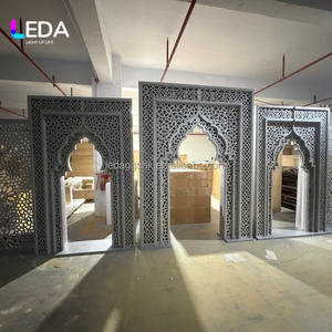 LEDA Soporte de Fondo Acrílico Curvo con Diseño Floral Blanco Estilo Marroquí Simple para Eventos de Boda en India, Tamaño Personalizable - Product Image 6