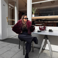Eleganter Europäisch-Amerikanischer Herbst-Winter Casual Fuchspelz Schwarzer Mantel Damen Luxus Plüsch Gestrickter Kunstleder-Mantel