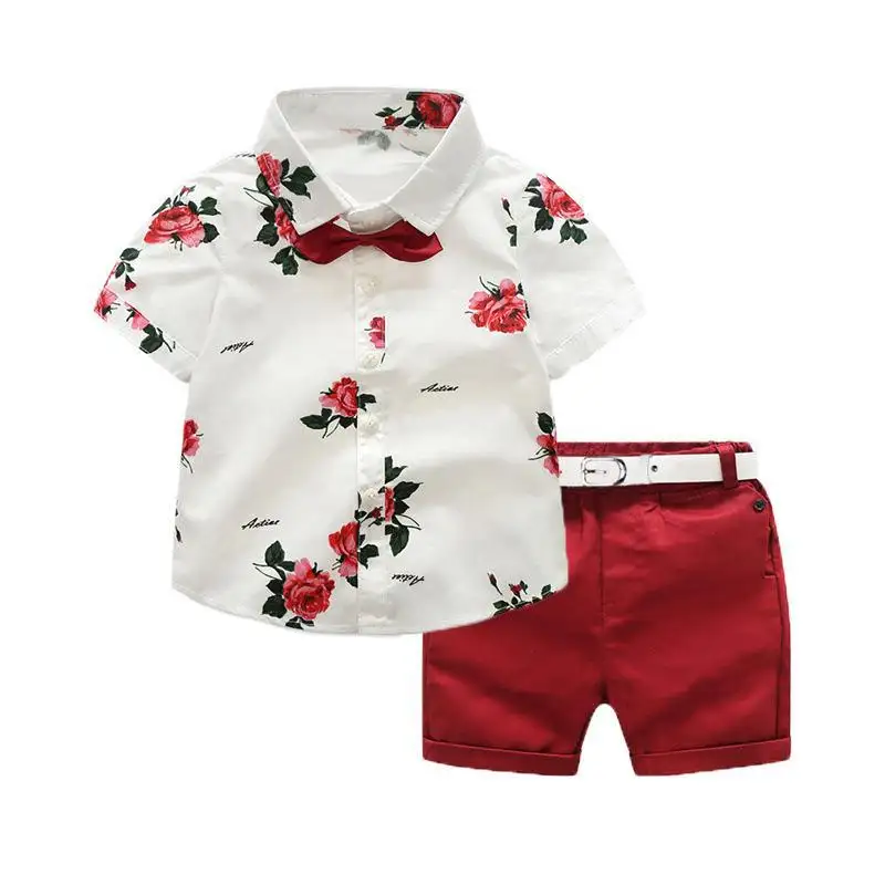 आकस्मिक गर्मियों में बच्चों के कपड़े सेट लड़कों धनुष टाई थोक बच्चों बच्चे लड़कों के कपड़े सेट लाल गुलाब प्रिंट में सबसे ऊपर टी शर्ट और पैंट