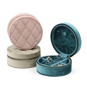 Magnifique Sac à Bijoux Portable Haut de Gamme en Velours Rond et Ovale avec Fermeture Éclair pour Rangement à Domicile et en Voyage – Boîte pour Colliers et Bagues - Product Image 4