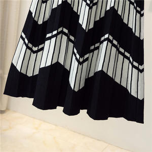 <span class=keywords><strong>2022</strong></span> nouvelles femmes <span class=keywords><strong>automne</strong></span> et <span class=keywords><strong>hiver</strong></span> taille haute plissé parapluie <span class=keywords><strong>jupe</strong></span> mi-<span class=keywords><strong>longue</strong></span> couture élastique tricoté a-ligne <span class=keywords><strong>longue</strong></span> <span class=keywords><strong>jupe</strong></span> - Product Image 4