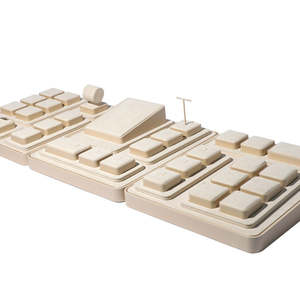 木製ジュエリーディスプレイセット、指輪ディスプレイ、小売店向けジュエリーディスプレイ（カスタムメイド） - Product Image 1