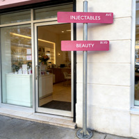 Panneaux de signalisation directionnelle extérieurs personnalisables en usine, panneaux de guidage pour salons de beauté, affichage publicitaire pour magasins