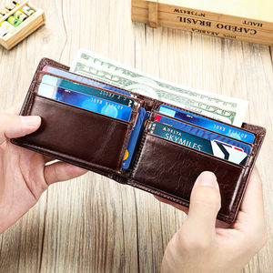 Portefeuille court à deux volets étanche à fermeture ouverte RFID de style vintage pour hommes Porte-cartes en cuir véritable avec 12 fentes pour cartes et 2 fenêtres d'identification - Product Image 1
