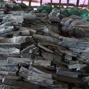 Baguettes de charbon de bois d'eucalyptus Binchotan japonais de qualité supérieure charbon de bois blanc pour barbecue fabriqué au Vietnam - Product Image 3