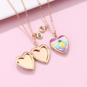 DIY Fashion Photo Box Pineapple Strawberry Necklace Girl Can Put Photos Ensemble de colliers personnalisés - Product Image 3