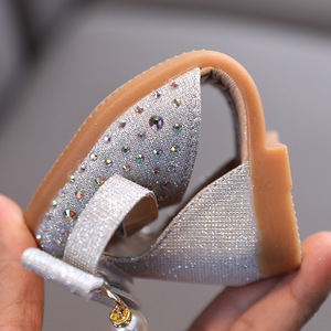 Ballerine in gomma per bambini 2021 estate nuove scarpe da principessa con strass di perle Slip-On da ragazza in stile coreano per 4-6 anni - Product Image 4