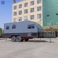 Camping-car porte-équipements CAMPTRL avec porte-rampe, espace garage pour VTT et moto, et espace de vie complet