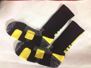 Coton écologique En Nylon Respirant Anti-dérapant <span class=keywords><strong>Chaussettes</strong></span> de Basket-Ball Pour Hommes - Product Image 3