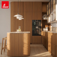 Buffet en placage de chêne blanc américain naturel Alland Japan Wabi Sabi, style Japandi, avec îlot en marbre, meuble de cuisine.
