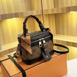 Bolso de Mano de Marca para Mujer, Hecho de Material PU con Cierre de Cremallera, Forro de Poliéster y Correa de Hombro en Forma de Caja. 8825 - Product Image 2