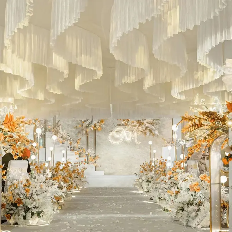 Decorazione del soffitto bianca della decorazione d'attaccatura della sala di nozze del tessuto di drappeggio di nozze per il matrimonio