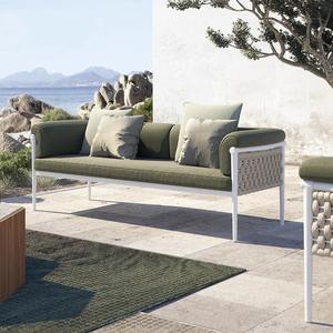 Sofá de Jardín de Tres Plazas con Estructura de Aleación de Aluminio, Resistente a los Rayos UV, Mimbre de Polietileno, Muebles de Exterior Impermeables - Product Image 3