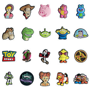 Breloques de chaussures 3D mignonnes en PVC souple, décoration de sabots DIY, boucle de dessin animé Toy Story <span class=keywords><strong>Shrek</strong></span>, breloques de chaussures pour sabots - Product Image 3