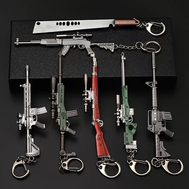 Metal Anime Gun & Bladeless Knife Keychain - Weapon Model Ornaments for Collectors, Home & Office Decor