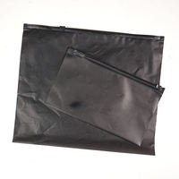 Sac d'emballage pour vêtements en CPE noir jetable personnalisé avec fermeture éclair et design givré, pour vêtements et chaussures, impression de logo par estampage à chaud