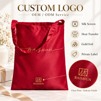 Sac fourre-tout en satin rouge personnalisé avec logo OEM ODM et logo en feuille d'or pour l'emballage cadeau et le shopping