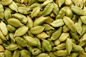Cardamomo Verde Premium: Proveedor de Vainas de Cardamomo Verde Enteras de Alto Aroma - Product Image 2