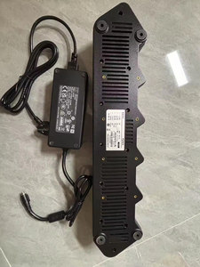 Cargador Inteligente Multi-Bay MCL39 con Seis Bandejas de Carga para Baterías de Iones de Litio y Polímero de Litio para HP505, <span class=keywords><strong>HP605</strong></span> y HP700 - Product Image 1