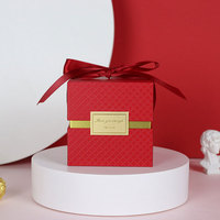Boîte cadeau rigide carrée en papier artistique écologique avec lettres LOVE en feuille d'or, poignée en cuir PU, pour emballage de souvenirs de mariage pour invités