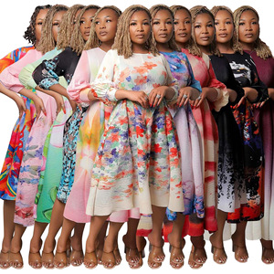 Robe tendance 2026 à imprimé floral et effet éclaboussures d'encre, style européen et américain, avec manches lanternes et jupe plissée évasée - Product Image 1