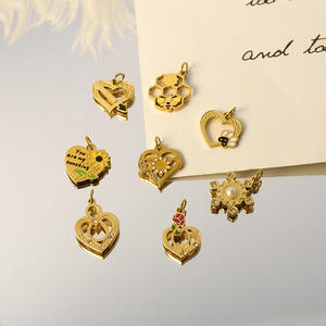 Jardín de armonía floral | Colgante de árbol de la vida, girasol y abeja de acero inoxidable chapado en oro PVD de 18 quilates para fabricación de joyas DIY - Product Image 4