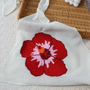 Foulard Triangolare da Donna con Applicazioni Floreali 3D, Sciarpa in Rete per Spiaggia e Festival con Grande Fiore - Product Image 3