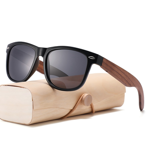 Nouvelles lunettes de soleil en bois rétro avec rivets, en <span class=keywords><strong>bambou</strong></span>, polarisées UV400, monture complète, protection solaire, lunettes de soleil tendance pour hommes - Product Image 1