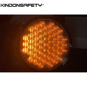 Luz de Advertencia de Tráfico LED Amarilla de 8 Pulgadas (200 mm) con Diseño Único, Baliza de Seguridad Vial de 12V o 24V EN12352 L8H para Señalización de Flecha - Product Image 3