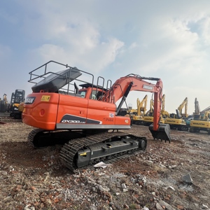 Excavadora Hidráulica de Orugas Usada Doosan DX300LC-9C/DX300 de 30 Toneladas, Importada de Corea, Bomba Isuzu, Buen Estado de Funcionamiento - Product Image 1